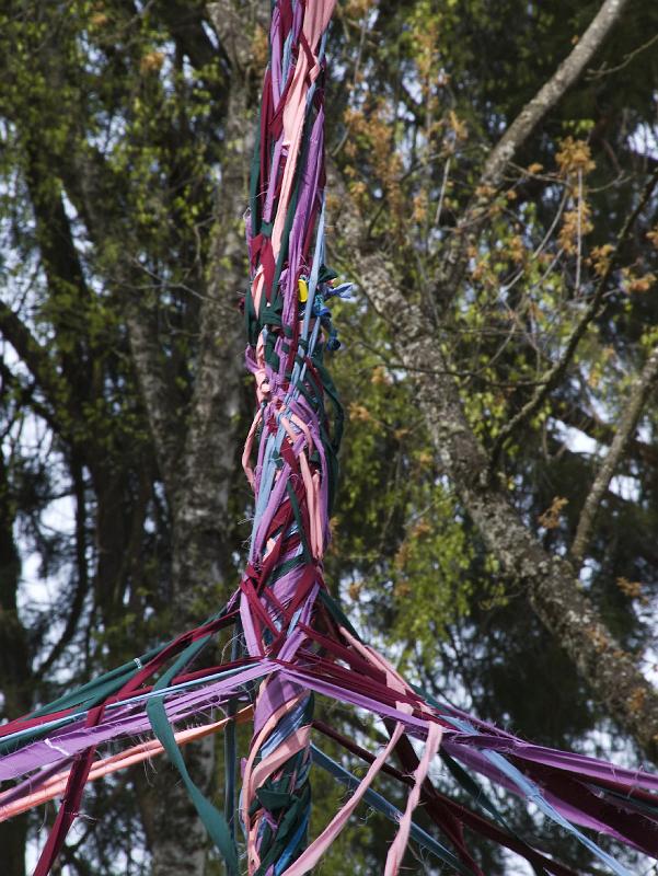 Faire-090A.jpg - Maypole