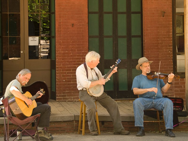 Day-04-113A.jpg - String band