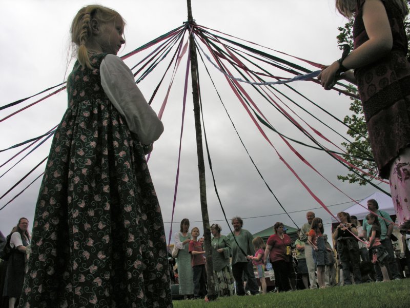 waitingforthemaypole.jpg