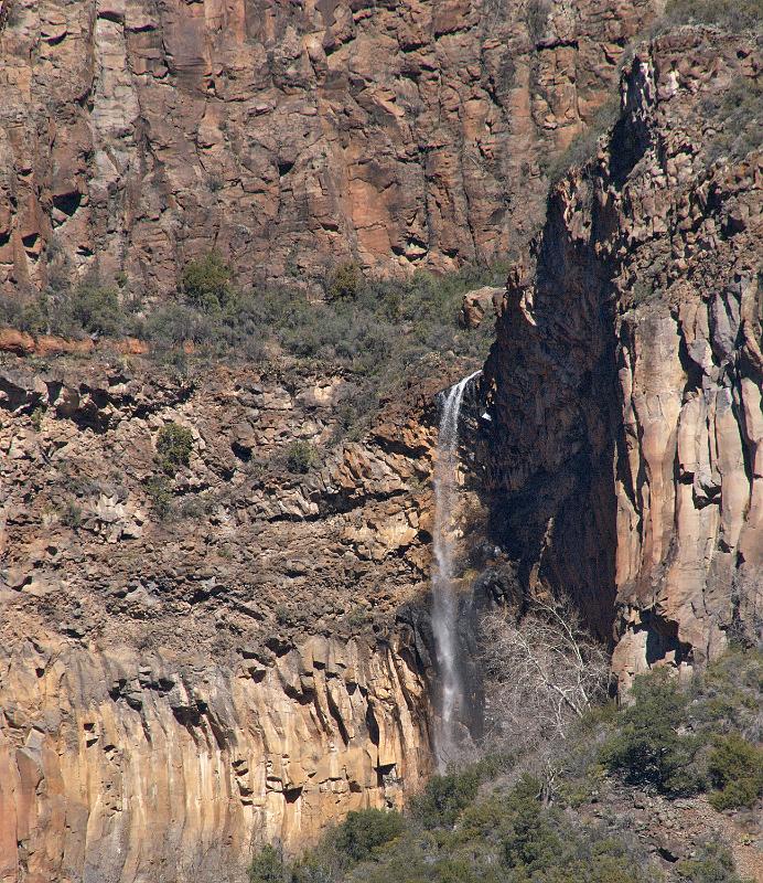 Oak-104A.jpg - Waterfalls in Arizona have a unique beauty.
